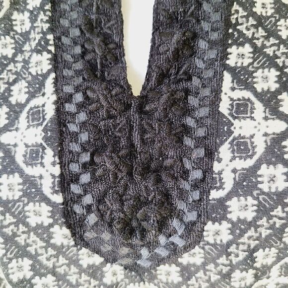 Lucky Brand Velvet Tunic Women Small Embroidered Boho Black NWT Bell Sleeves NWT - Picture 7 of 12